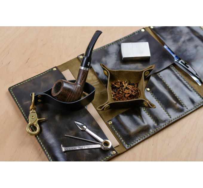  Crafted with meticulous attention to detail, this pipe bag is not just an accessory; it's an essential companion for connoisseurs of fine tobacco and elegant pipes