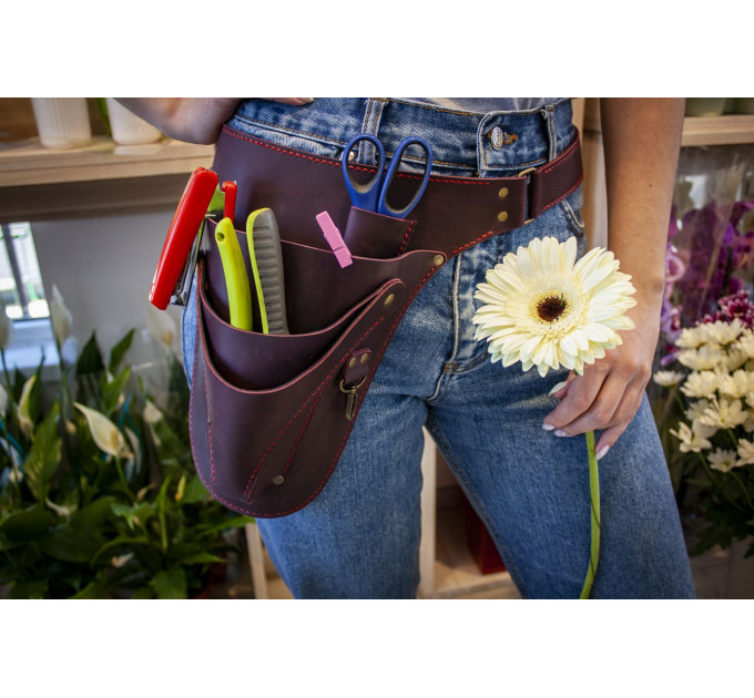 It is worn on the hip, which allows youeasily pull your favorite tool without bending your arm.