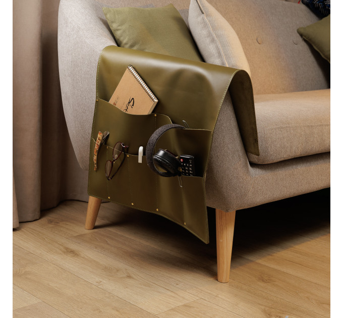 Keep your living room perfectly organized with our couch armrest caddy! This leather pocket organizer is the perfect blend of style and practicality for the living room. 