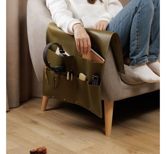 Keep your living room perfectly organized with our couch armrest caddy! This leather pocket organizer is the perfect blend of style and practicality for the living room. 